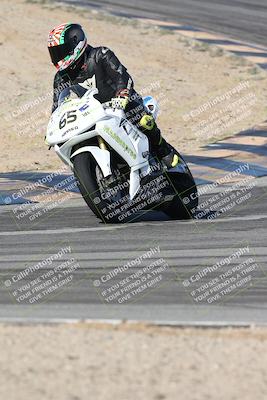 media/Dec-01-2025-Moto Forza (Mon) [[2daa91e15f]]/2-Intermediate Group/Session 2 (Turns 9 and 10)/